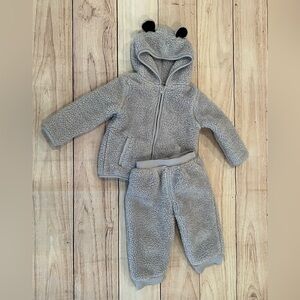 GARANIMALS Cozy Gray Baby Fleece Set with Bear Ears/size 18M